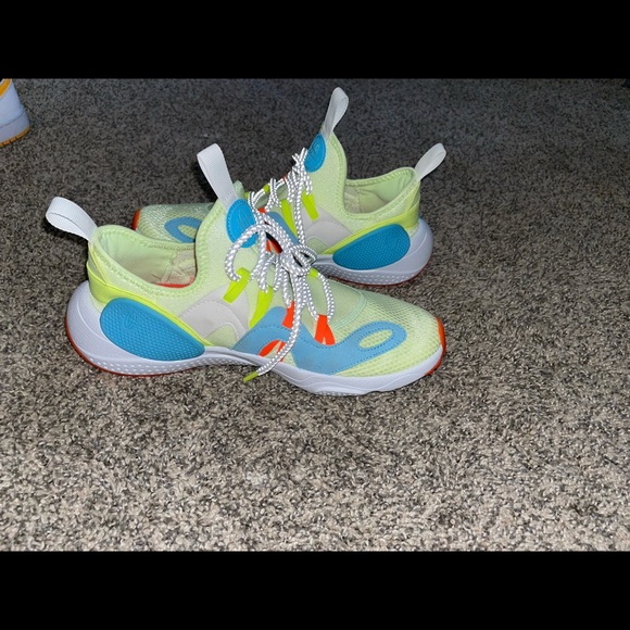 Nike huarache running shoes. - Picture 5 of 6